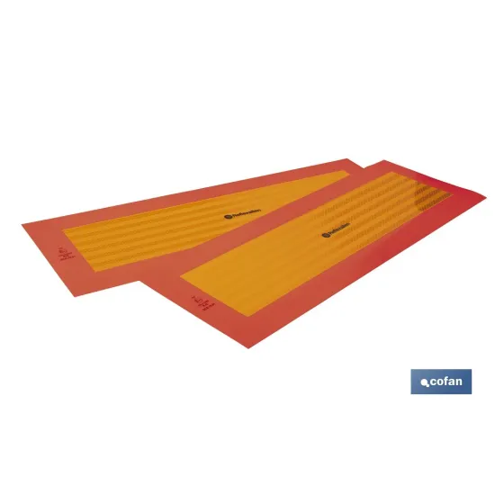 PACK DE 2 UDS. PLACA ADHESIVA V-6 PARA VEHÍCULO LARGO 565 X 195 MM