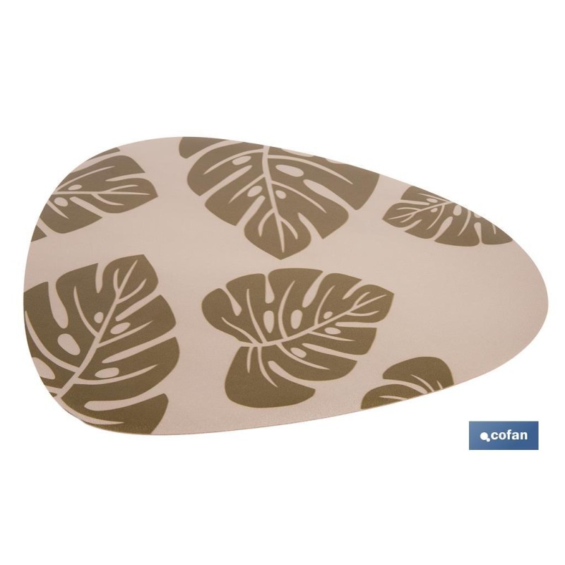 BAJOPLATO FORMA TRIANGULAR DE COLOR MARRON CLARO  ESTAMPADO  MEDIDA 45 X 36 CM