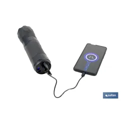 ARRANCADOR DE BATERIAS CON LINTERNA