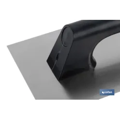 LLANA MODELO RECTANGULAR MANGO PLÁSTICO 300x150x0,7 mm