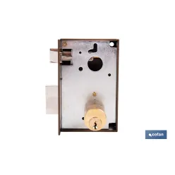 CERRADURA DE SOBREPONER DERECHA 70 MM ADAPTABLE AL MODELO 56A