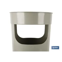 PARAGÜERO DE POLIPROPILENO DE COLOR GRIS CLARO 27 X 20,6 X 45 CM