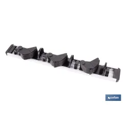 ORGANIZADOR DE ESCOBAS CON 3 ESPACIOS AJUSTABLES  Y 4 GANCHOS