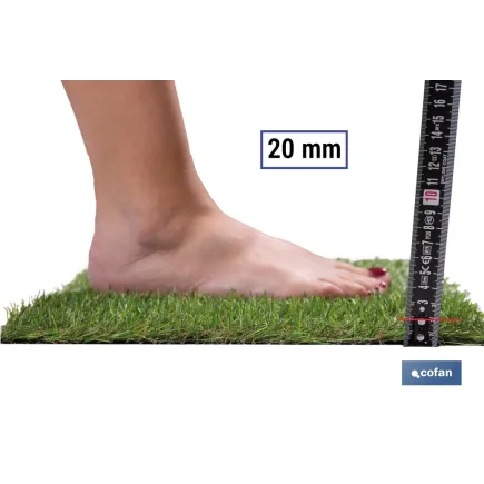 CÉSPED ARTIFICIAL 20 MM (1x4 M) 15.750 PUNTADAS/M2