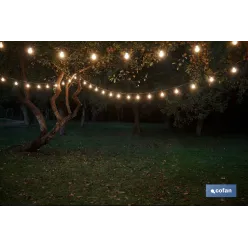 GUIRNALDA DE BOMBILLAS LED 10 UDS. CON PANEL SOLAR A19 3,7 V 1,2 Ah IP44 2700 K 4,5 + 3 M