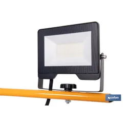 TRÍPODE TELESCÓPICO CON 2 PROYECTORES LED 2 X 20 W 6500 K 1,4 M