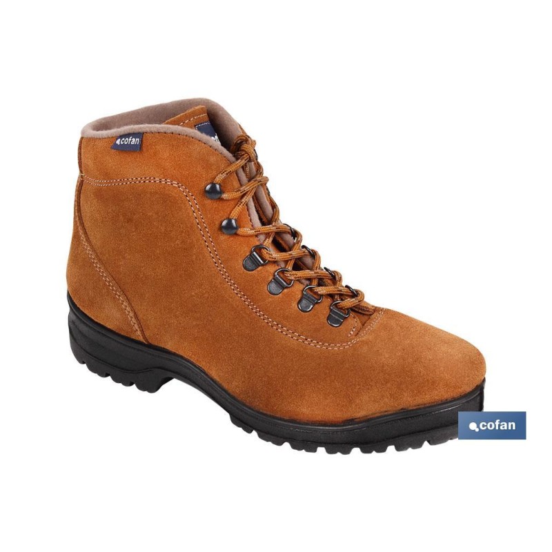 BOTA TREKKING SERRAJE MODELO NIJAR T-39