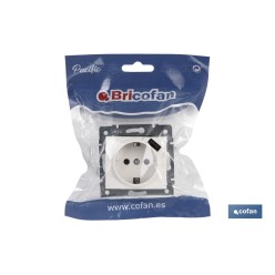 BASE ENCHUFE 2P+T CON OBTURADOR MODELO PACIFIC 16A 250V ENTRADA USB