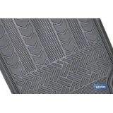 JUEGO DE ALFOMBRILLAS DE PVC PARA AUTOMÓVIL 4 UDS.