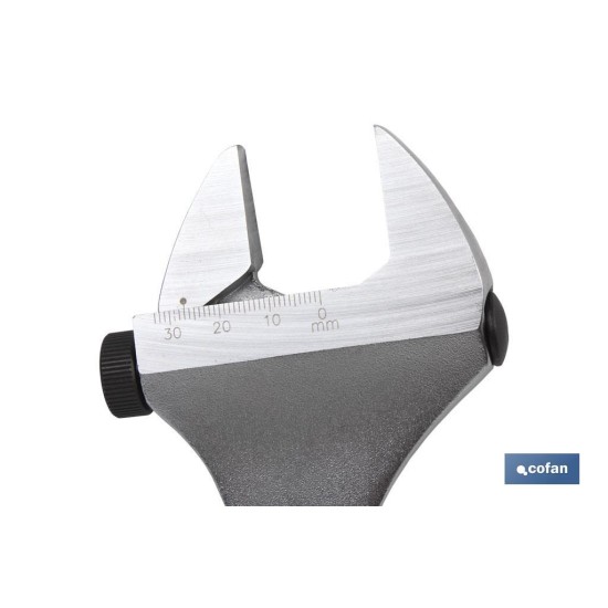 LLAVE AJUSTABLE MOLETA LATERAL 6