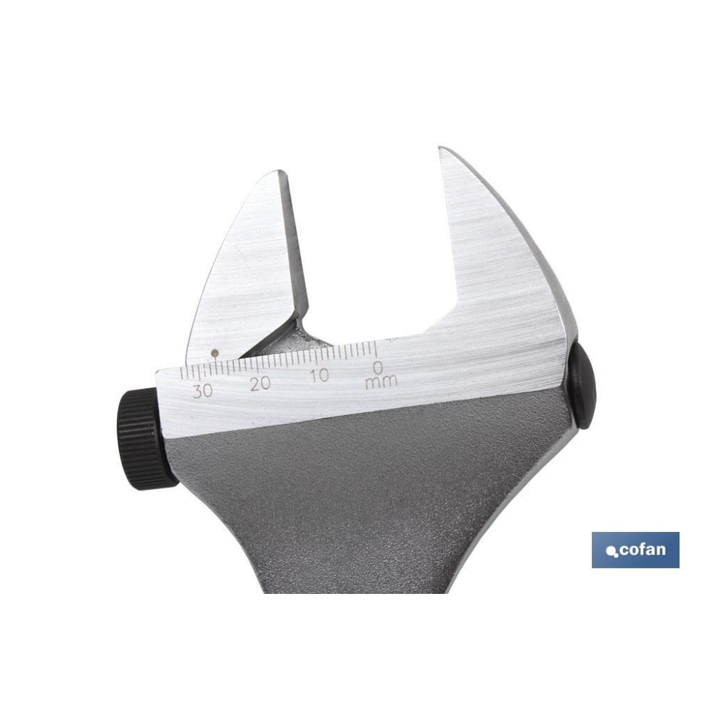 LLAVE AJUSTABLE MOLETA LATERAL 20