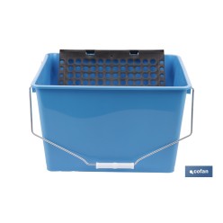 CUBETA 16 L. AZUL CON REJILLA 2 ASAS