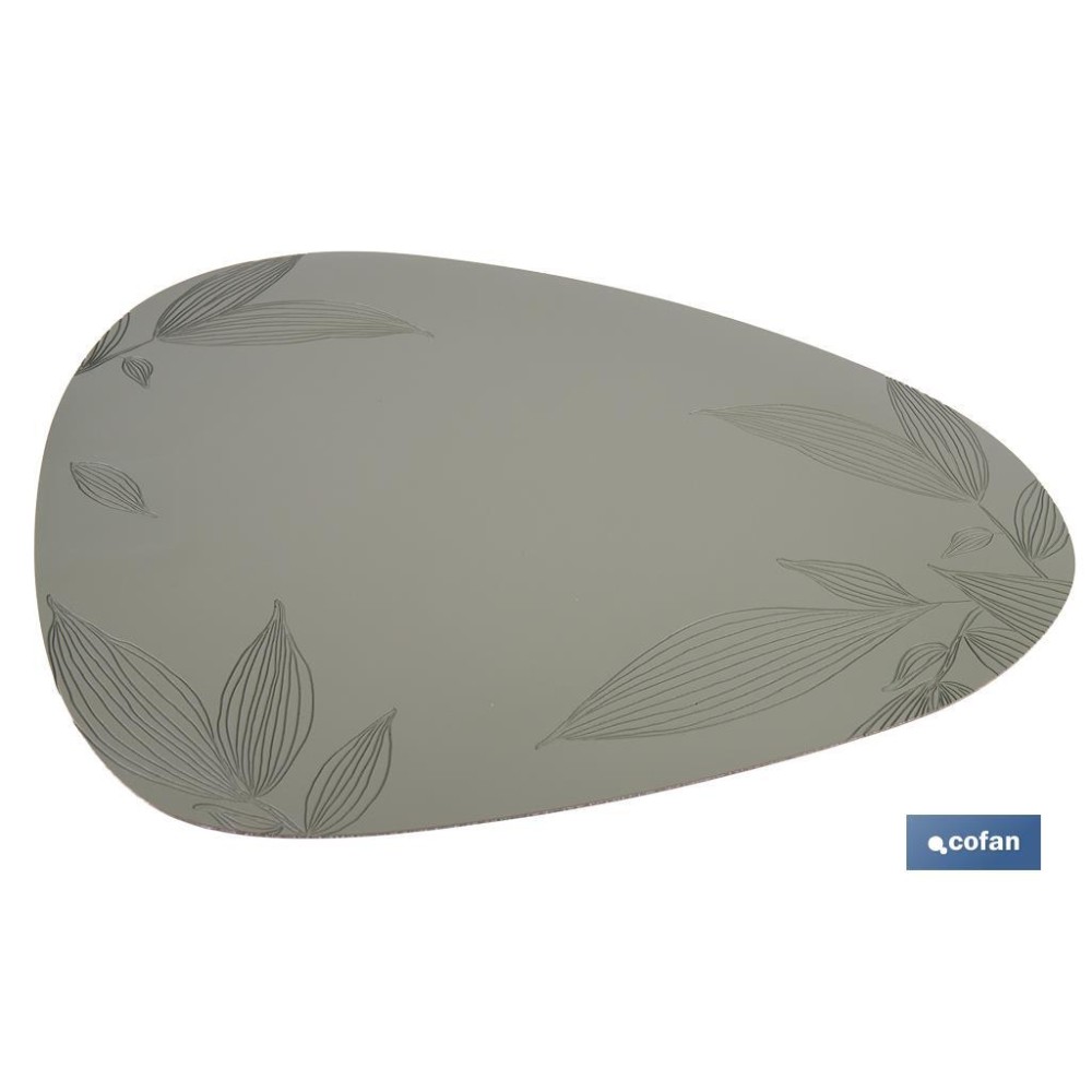 BAJOPLATO FORMA TRIANGULAR DE COLOR VERDE CLARO  ESTAMPADO  MEDIDA 45 X 36 CM