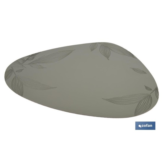 BAJOPLATO FORMA TRIANGULAR DE COLOR VERDE CLARO  ESTAMPADO  MEDIDA 45 X 36 CM