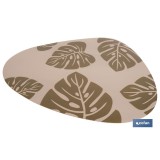 BAJOPLATO FORMA TRIANGULAR DE COLOR MARRON CLARO  ESTAMPADO  MEDIDA 45 X 36 CM