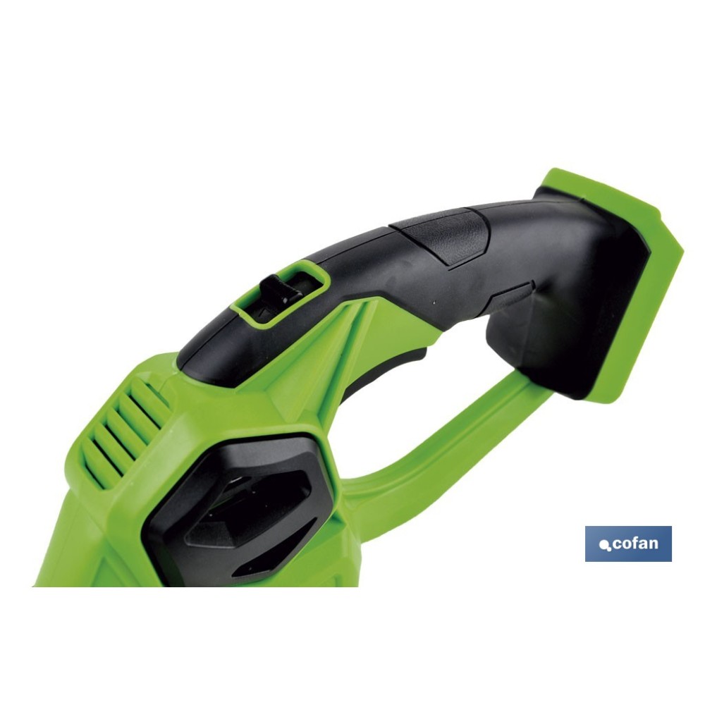 KIT CORTASETOS DE MANO EXTENSIÓN Y RUEDAS A BATERIA LI-ION 18V 1200 RPM
