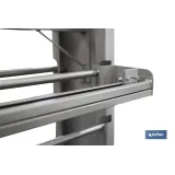 EXPOSITOR DE HULES Y MANTELES HORIZONTAL CON CORTADOR Y RUEDAS PARA 22 ROLLOS