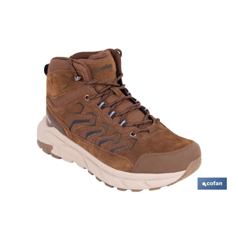 BOTA DE TREKKING MARRÓN MODELO SARDINERO TALLA 44