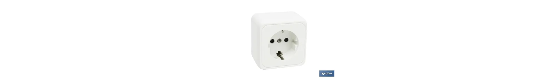 Base cuadrada de superficie con toma tierra | Color Blanco | 16 A - 250 V