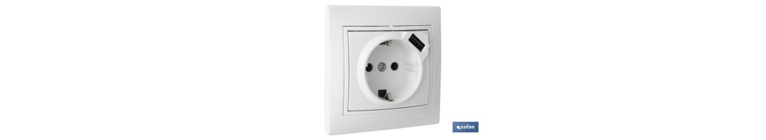 Base de enchufe bipolar | Modelo Pacific | Monobloc con obturador | Incluye una entrada de puerto USB