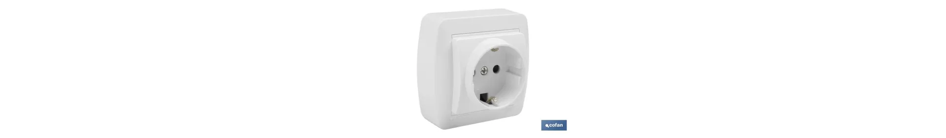 Base Bipolar de superficie | Modelo Atlantis | Color blanco | 16 A - 250 V | L-N