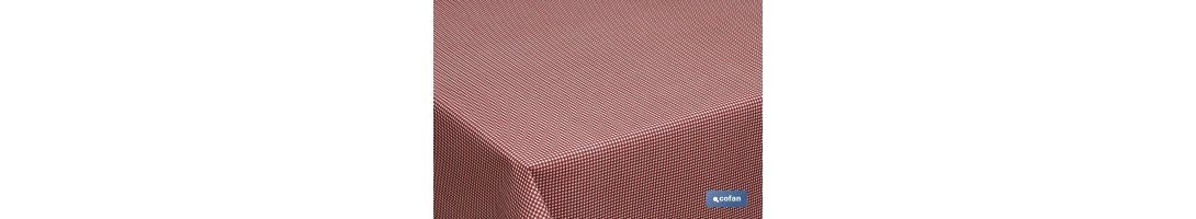 Rollo de mantel resinado con estampado de Cuadritos Vichy en rojo | Medidas: 1,40 x 20 m