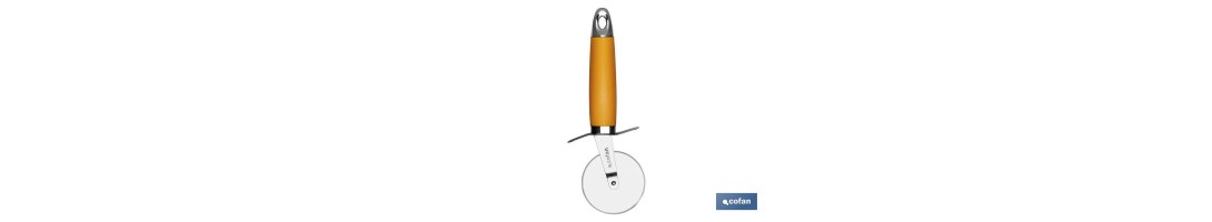 Cortapizza Modelo Sena | Fabricada en Acero Inox con Mango ABS | Color Naranja | Medida 21 cm