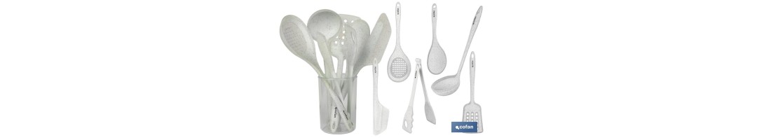 Set de 7 utensilios blancos para cocina de la gama Bach