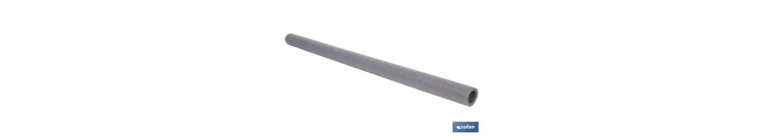 Coquillas aislantes para tuberías | Material: polietileno expandido | Color: gris | Protección térmica y anticorrosión | Dispon