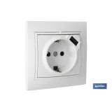 Base de enchufe bipolar | Modelo Pacific | Monobloc con obturador | Incluye una entrada de puerto USB
