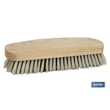 Cepillo de ropa con fibras de PVC | Cerdas suaves y resistentes | Mango ergonómico de madera | Longitud: 18,5 cm
