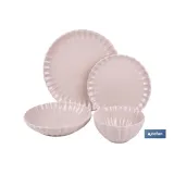 Vajilla de porcelana esmaltada en color rosa nude con diseño en relieve | Set de 16 piezas | Apta para lavavajillas, microondas