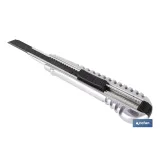 Cúter profesional de aluminio | Hoja negra SK2 | Sistema de bloqueo automático | Zona antideslizante | Disponible en 2 medidas