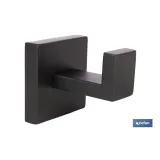Percha negra mate | Material: acero inoxidable | Diseño cuadrado | Kit de fijación incluido | Medidas: 5,5 x 6 x 5,5 cm