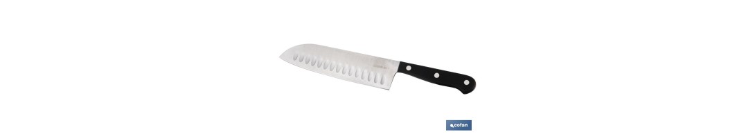 Cuchillo Santoku | Modelo Saffron | Medida de 17,5 cm | Hoja de Acero Inox | Mango de Polioximetileno | Color Negro