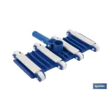 Limpiafondos Flexible para Piscinas con 8 Ruedas | Medidas de 33 x 18 cm y Mango de Ø 2,8 cm
