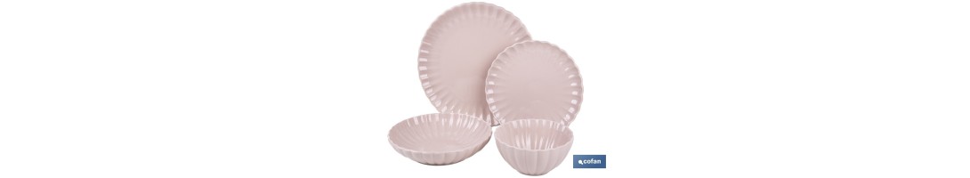 Vajilla de porcelana esmaltada en color rosa nude con diseño en relieve | Set de 16 piezas | Apta para lavavajillas, microondas